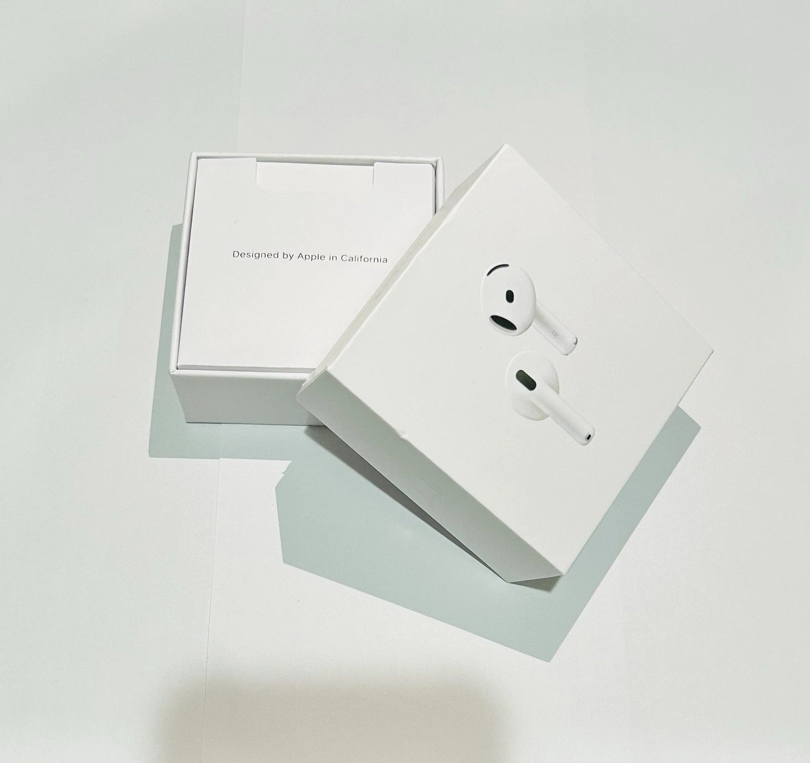 Sealed Apple 4th Generation Wireless In-Ear Headset Active Noise Cancellation