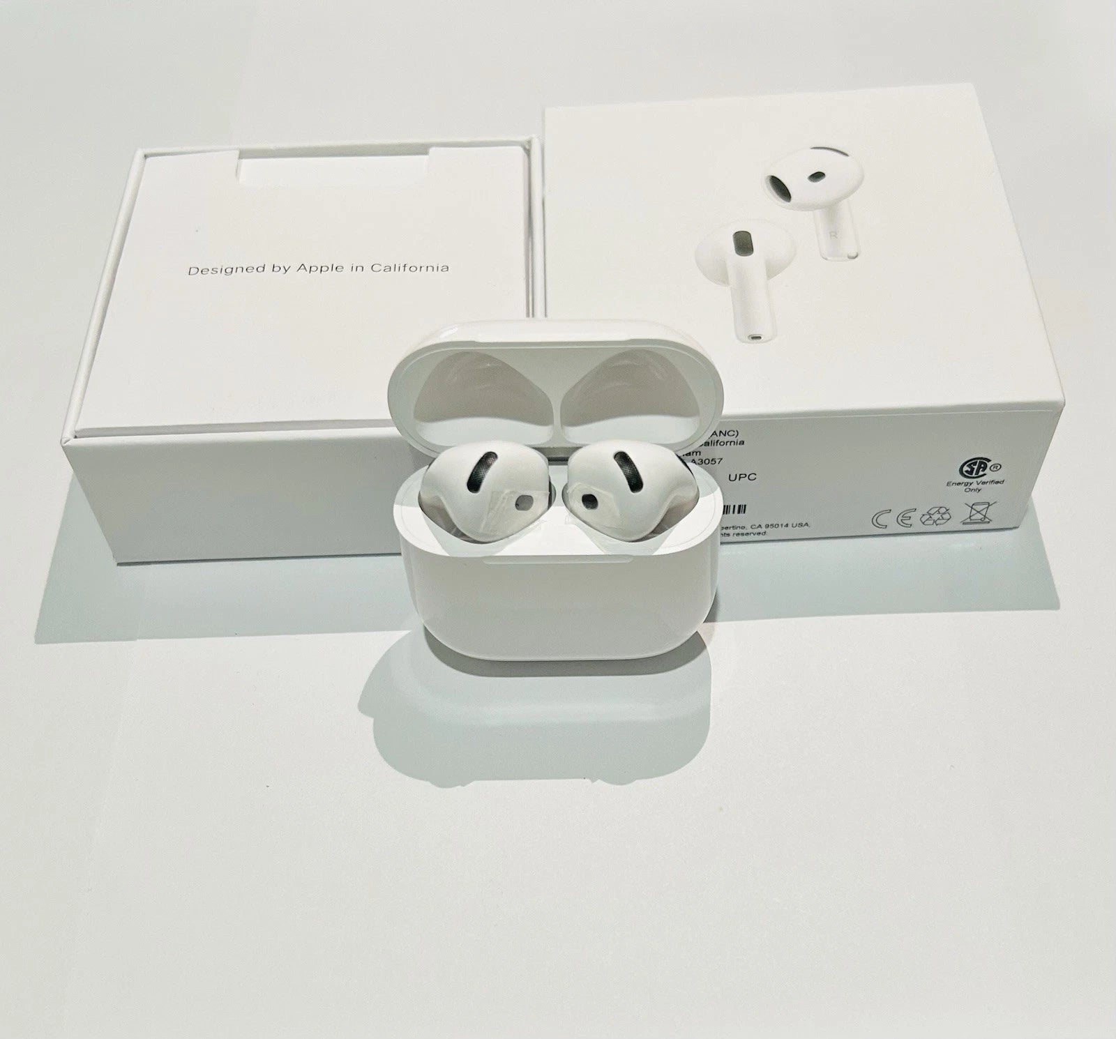 Sealed Apple 4th Generation Wireless In-Ear Headset Active Noise Cancellation
